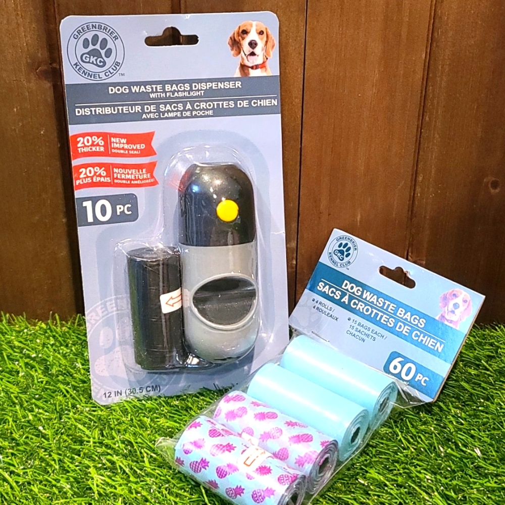 DOG Waste bag dispenser w built-in flashlight, incl 10 bags + pkg of 60 NWT